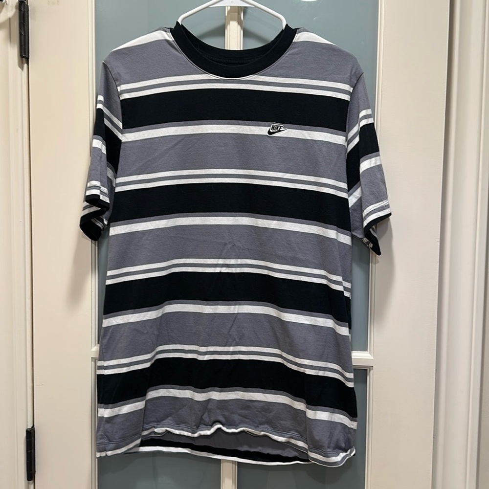 Nike Striped Tshirt Size Youth Large